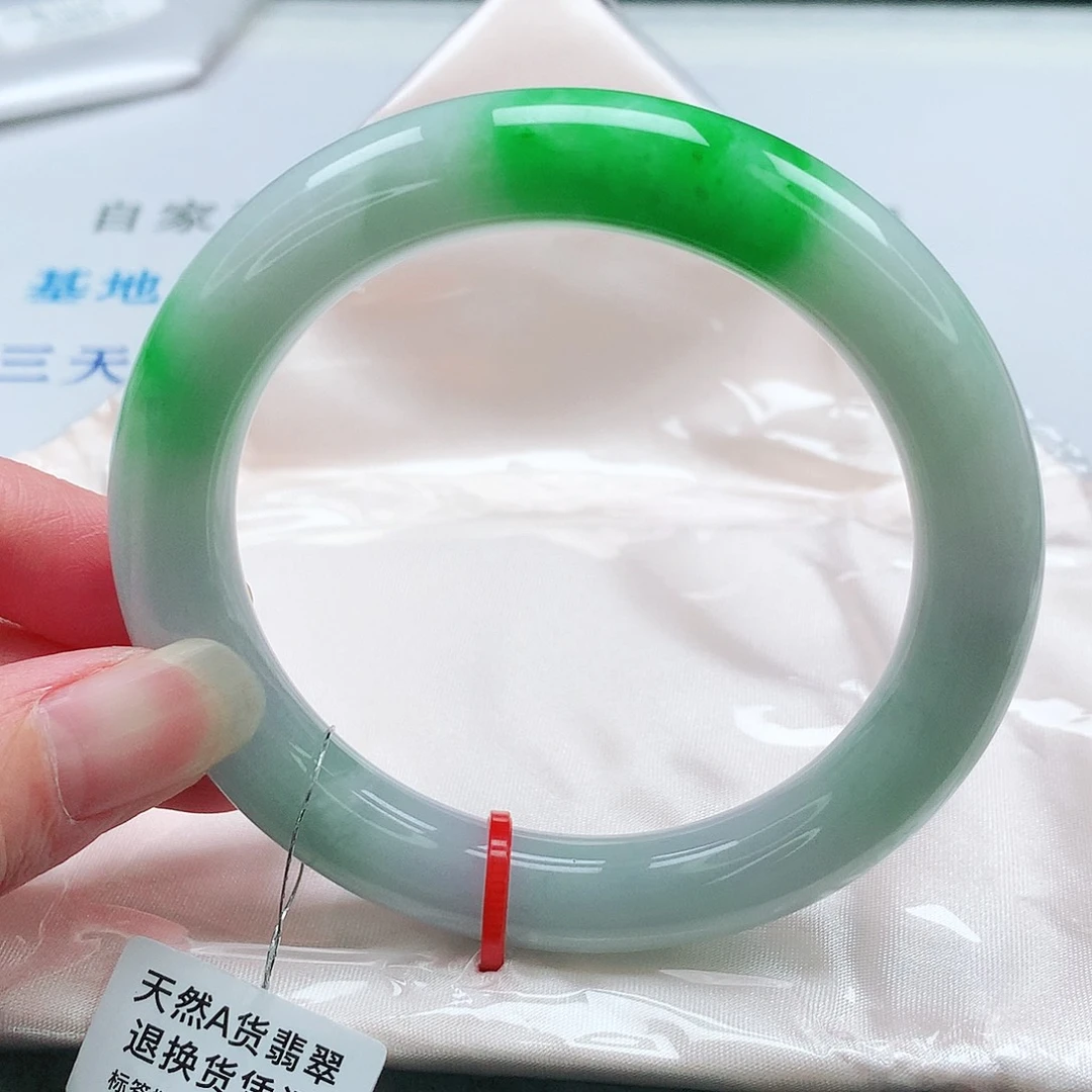 翡翠手镯未镶嵌57圈