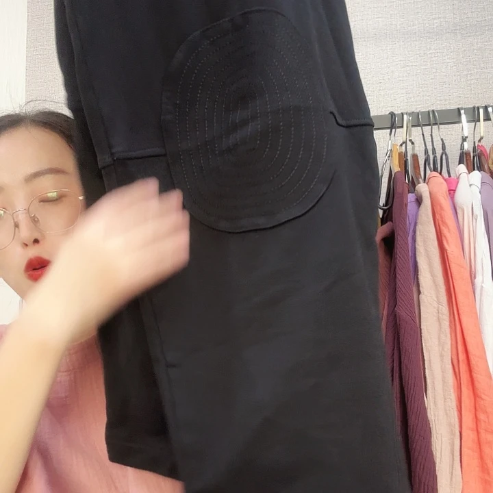 霞****黑色卫裤贴布款395毛圈棉