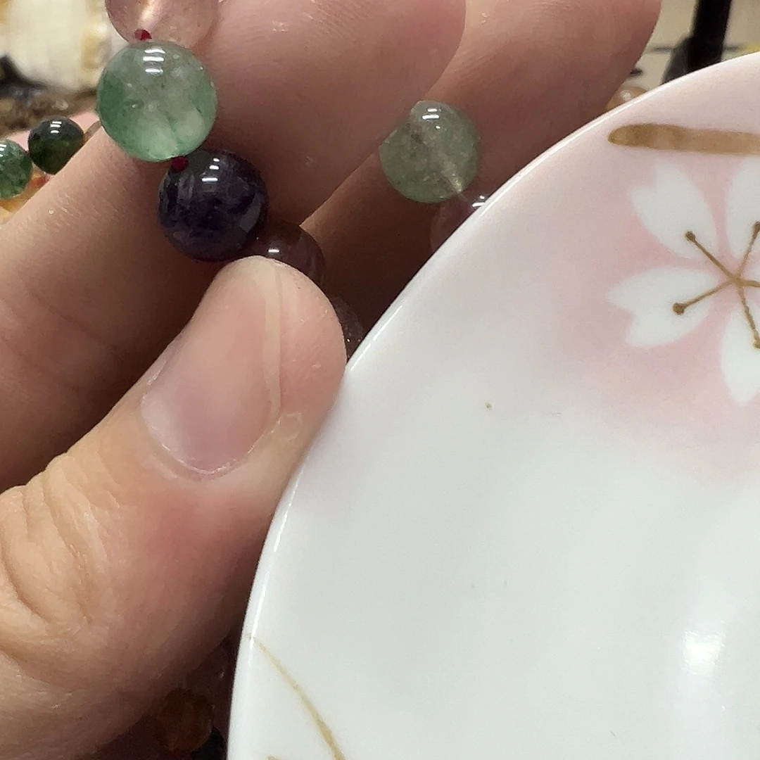 瓷片瓷器瓷器持股