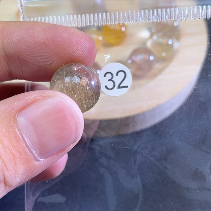 未镶嵌颈饰水晶i****u