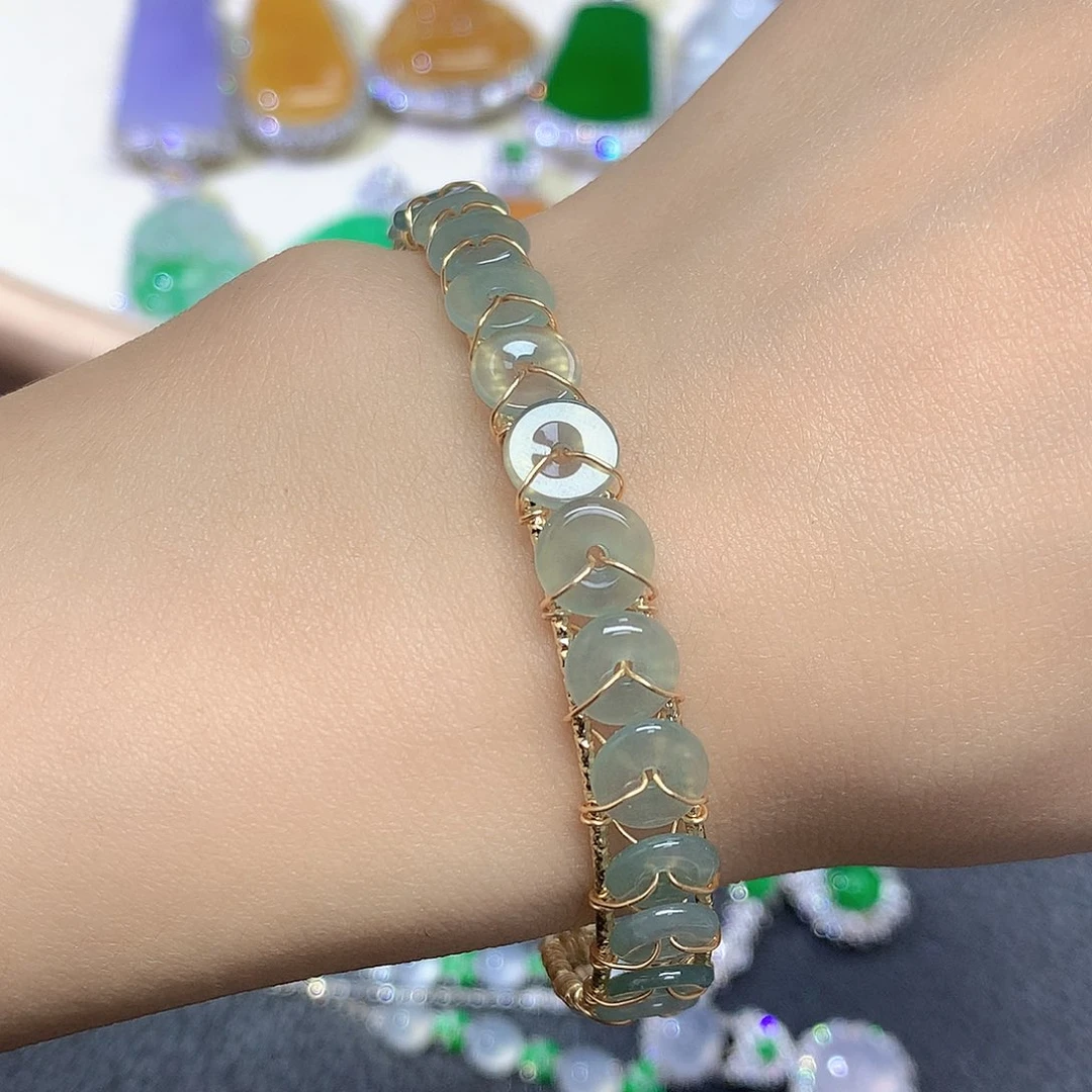 翡翠手镯未镶嵌2、