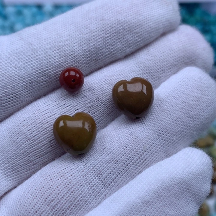 优***吕未镶嵌南红玛瑙珠宝奇石