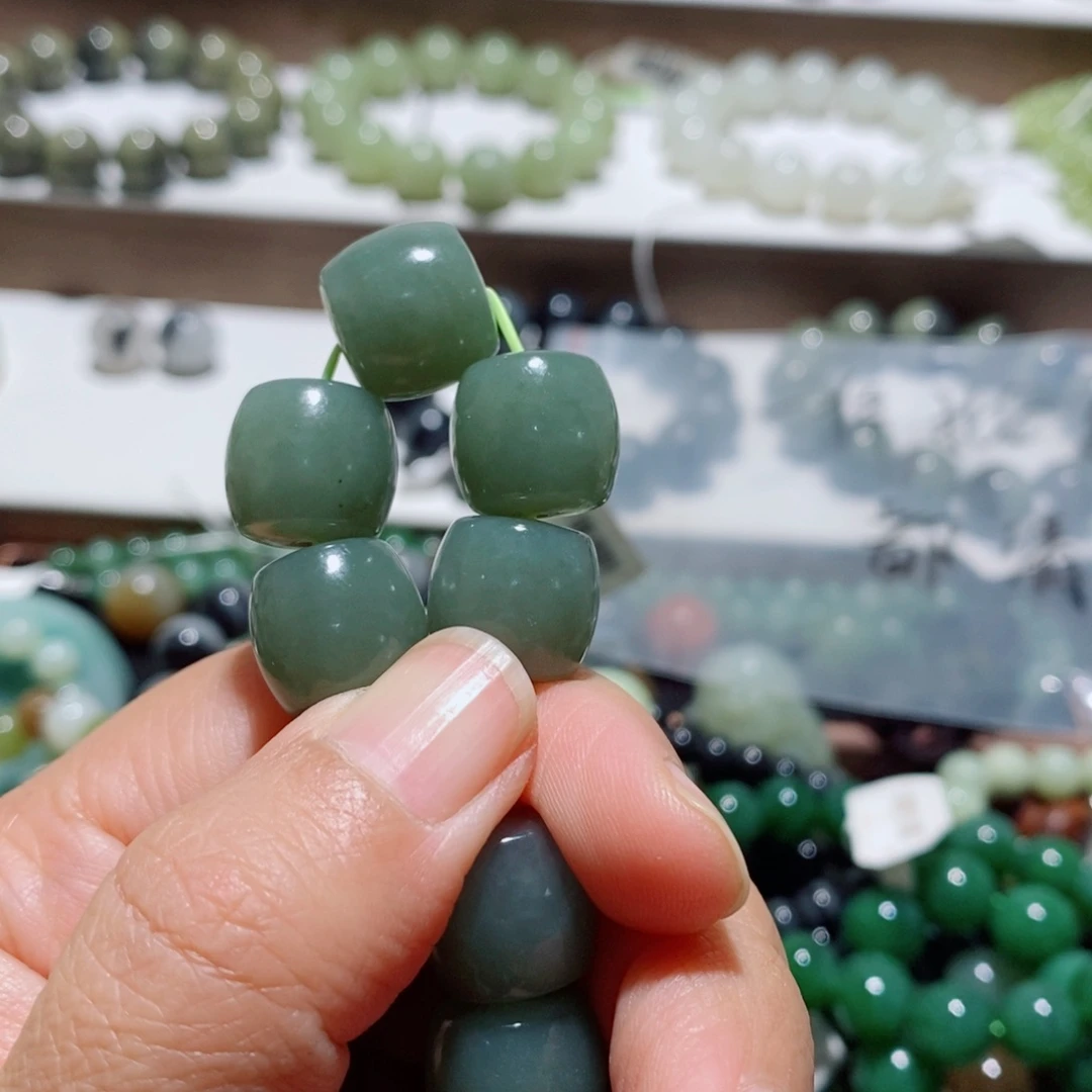 *****和田玉未镶嵌手链