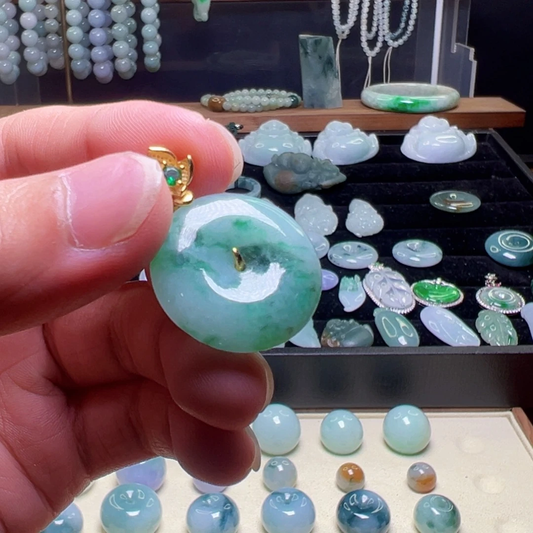 翡翠未镶嵌颈饰翡翠挂件