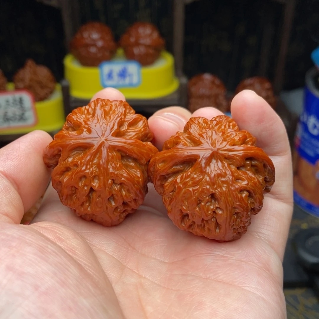 再***光吊坠文玩核桃40粗筋