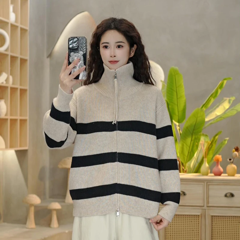 5122 冬季新款拉链条纹时尚针织衫毛衣休闲百搭立领宽松开衫上衣