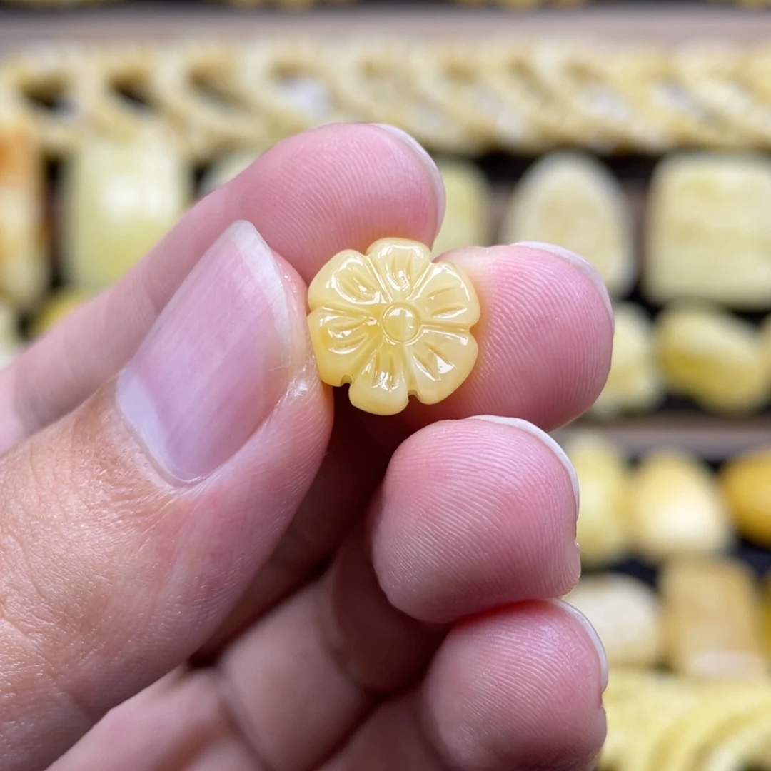 琥珀未镶嵌裸石琥珀蜜蜡