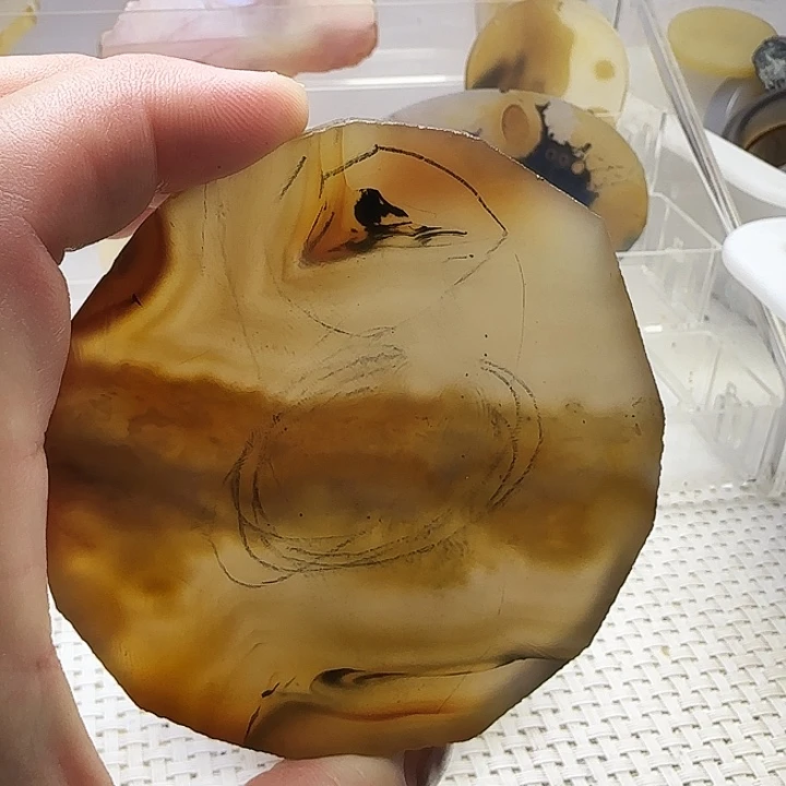 焦***8玛瑙/玉髓未镶嵌珠宝奇石