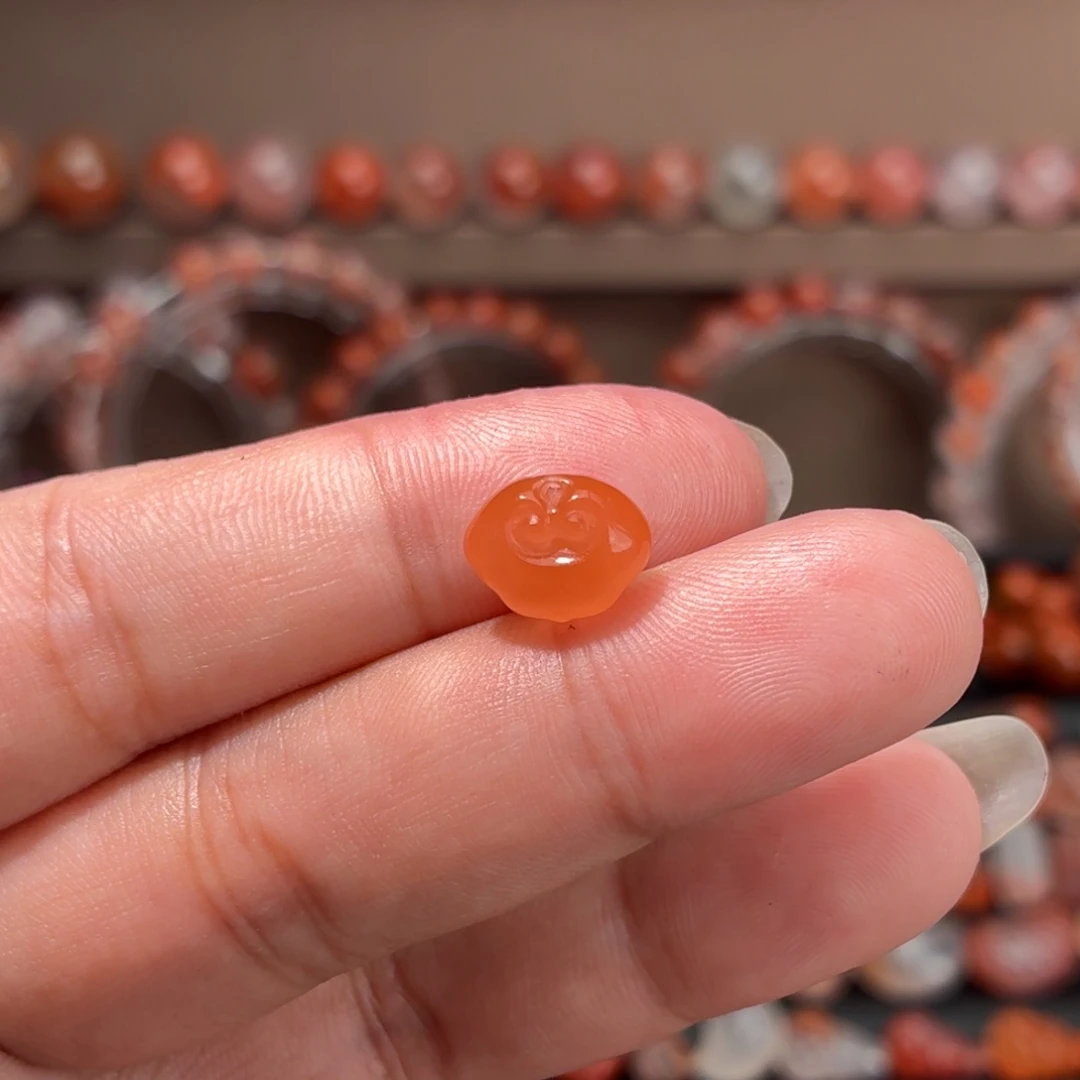 未镶嵌川料南红玛瑙滴溜孔如意