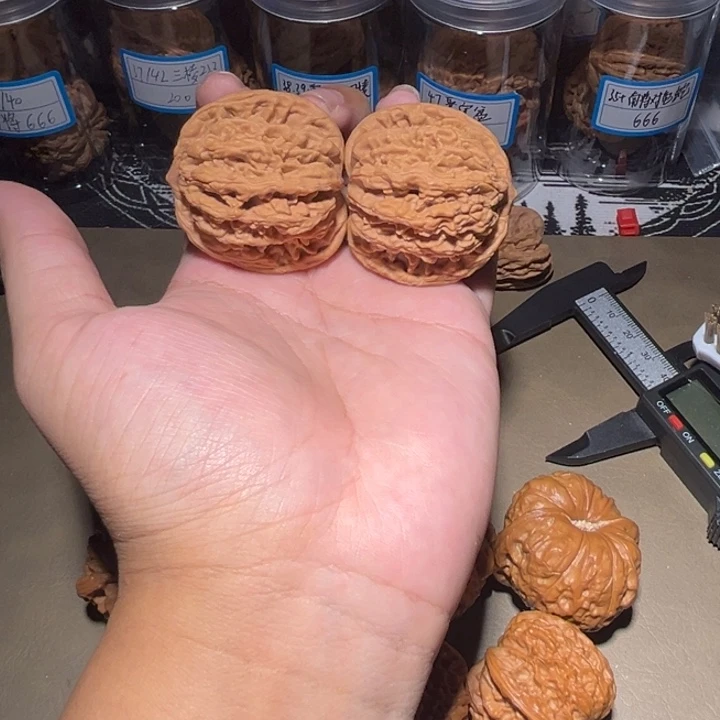 吊坠文玩核桃42麦虎