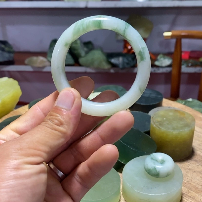 【闪购商品】未镶嵌蛇纹石玉岫玉良*圆