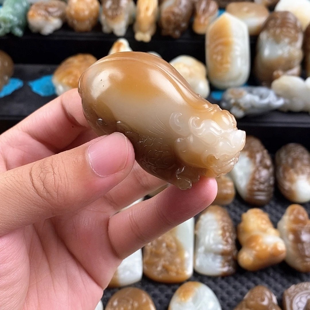 辉****未镶嵌和田玉挂件