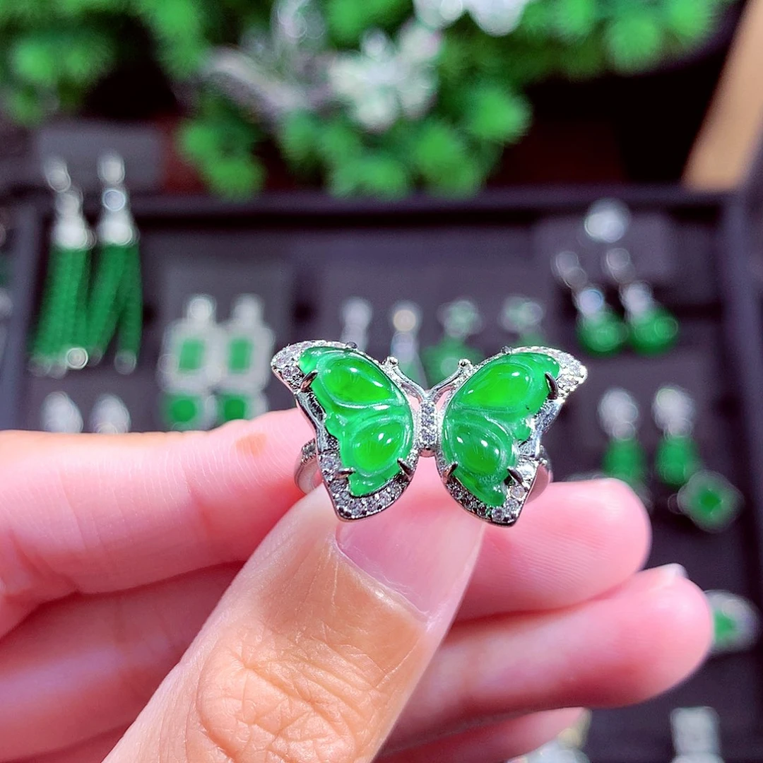 颈饰未镶嵌翡翠天然