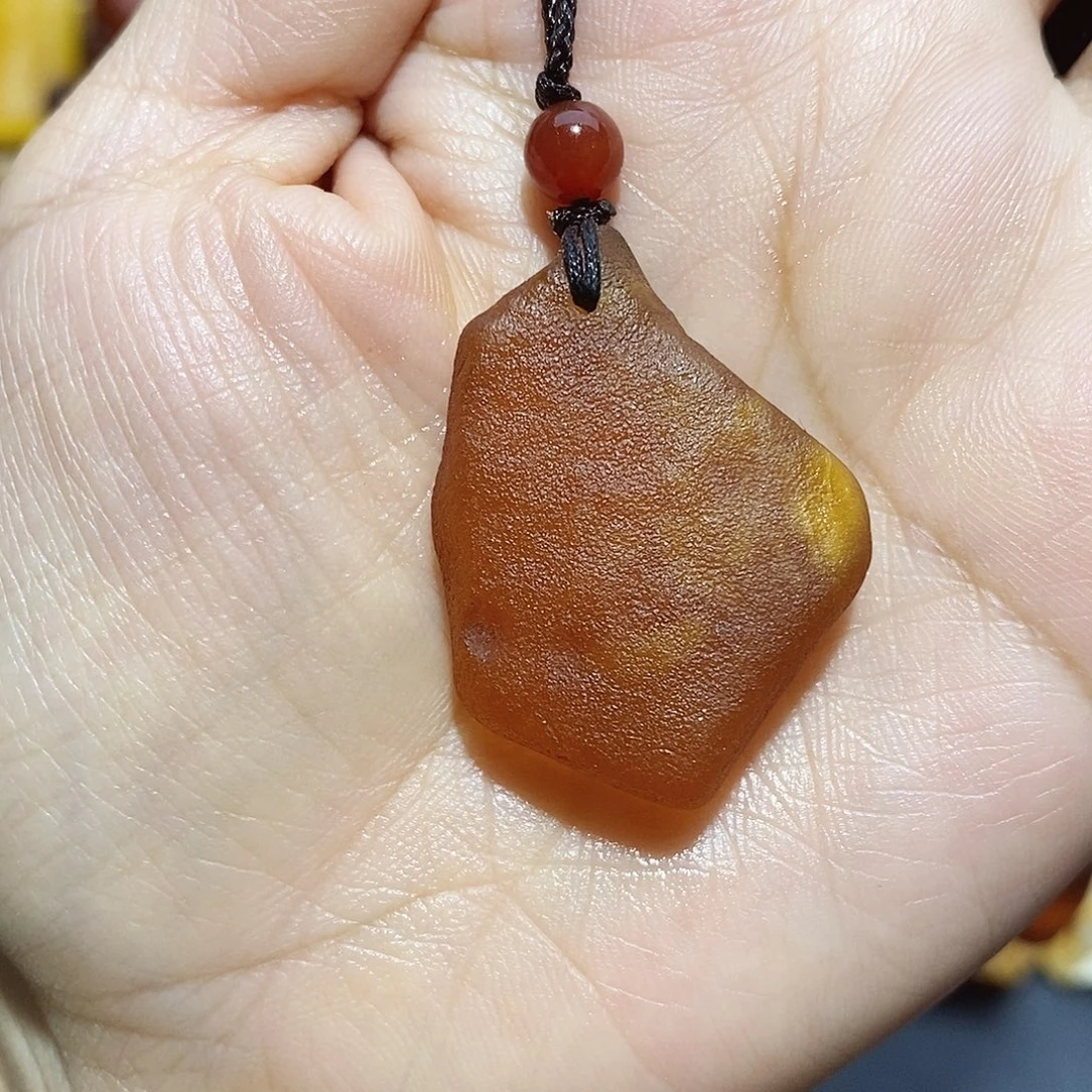 琥珀未镶嵌颈饰蜜蜡原石