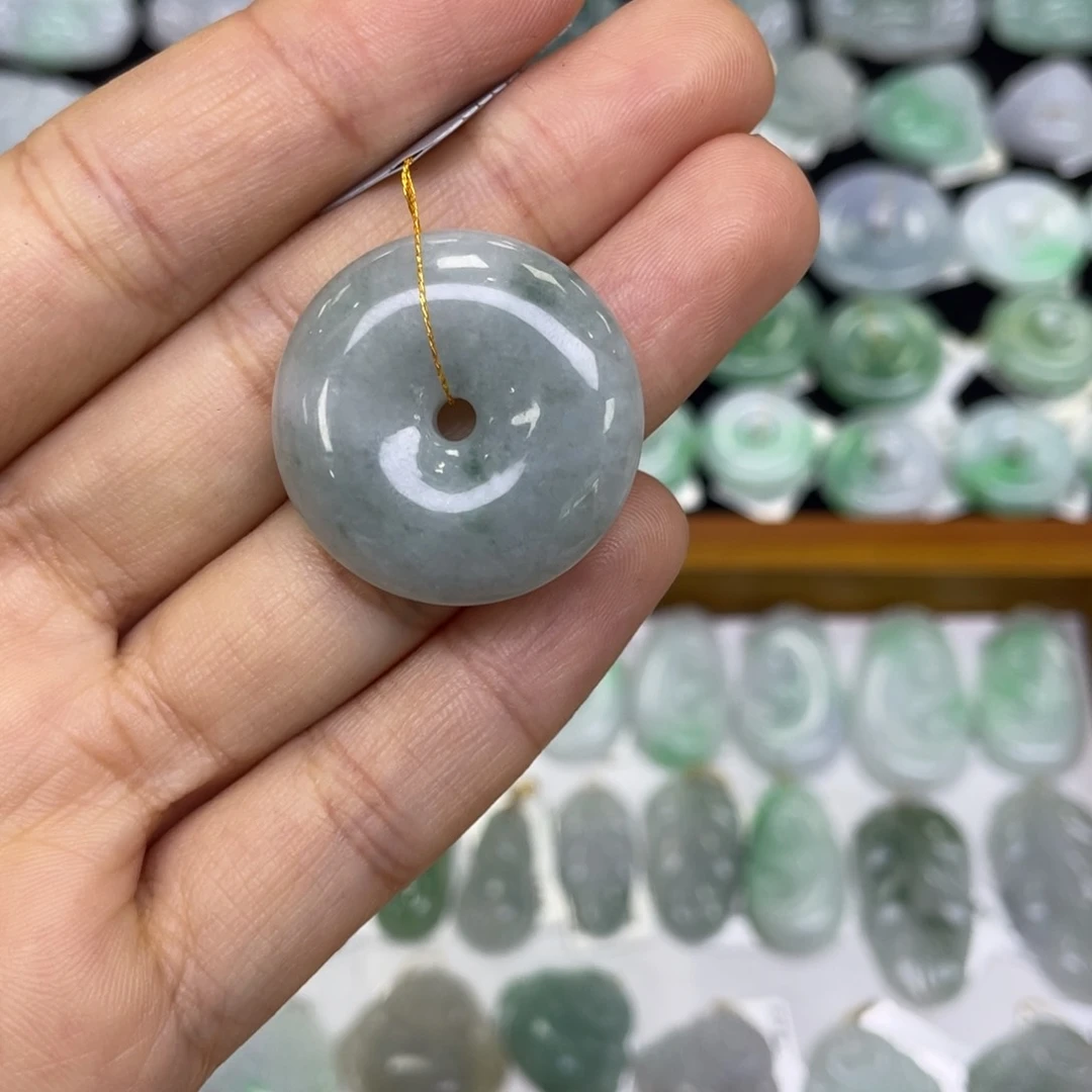 颈饰未镶嵌翡翠平安扣