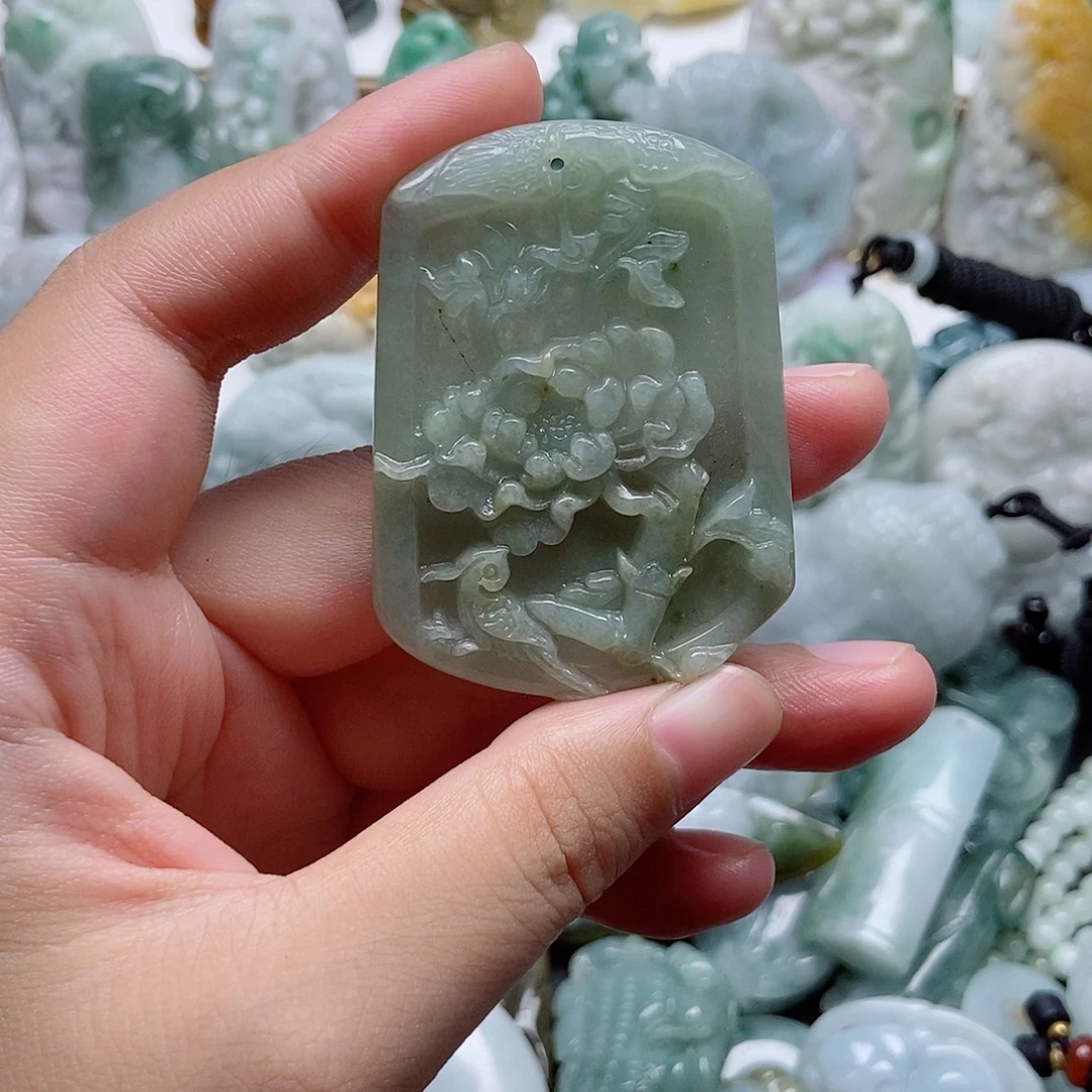 翡翠未镶嵌吊坠(不含链)1
