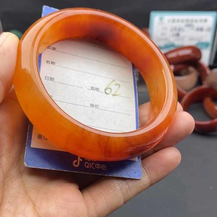 未镶嵌手镯石英质玉
