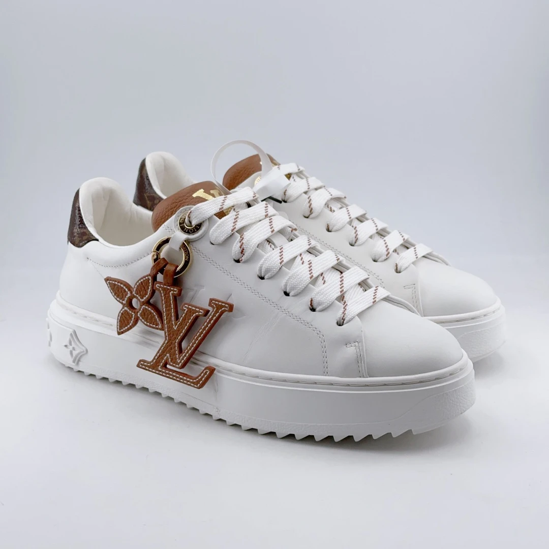 未使用 LouisVuitton/路易威登 37.5码/焦糖挂坠白色timeout板鞋