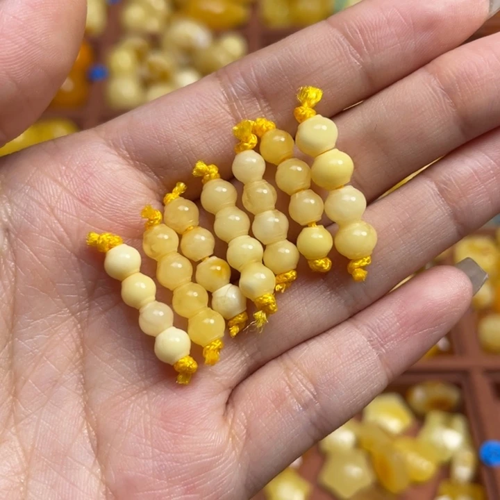 艳***红蜜蜡未镶嵌珠宝奇石满蜡灯笼珠微瑕
