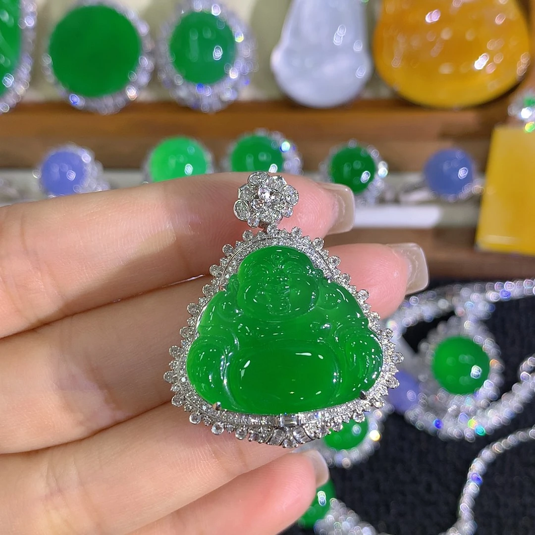 翡翠18K金镶嵌颈饰佛公