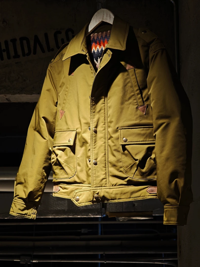 刺度英式飞行夹克短款廓形轻薄款尼龙面料羽绒外套