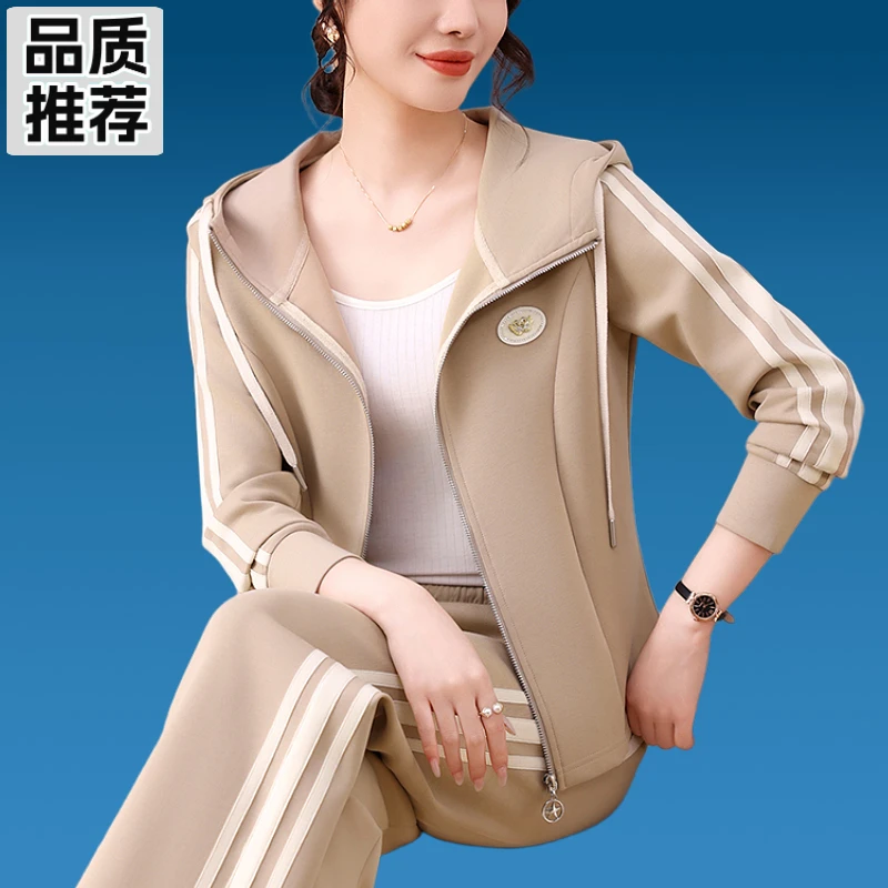 杏色连帽中老年运动套装女春秋季宽松流行爆款秋天跑步服两件套OL