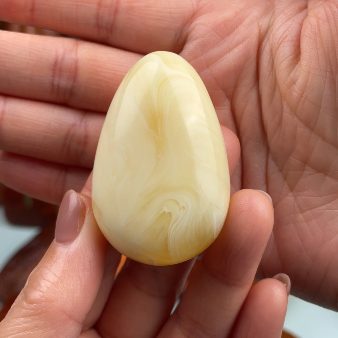 定制琥珀未镶嵌心**处蜜蜡吊坠定制打孔