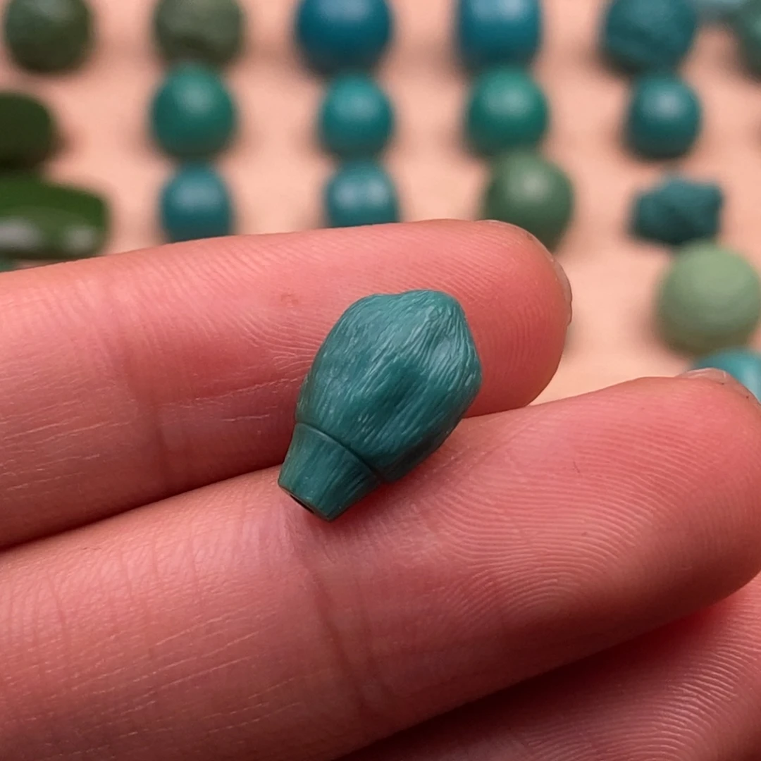 绿松石配饰未镶嵌