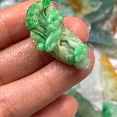 定制翡翠未镶嵌翡翠