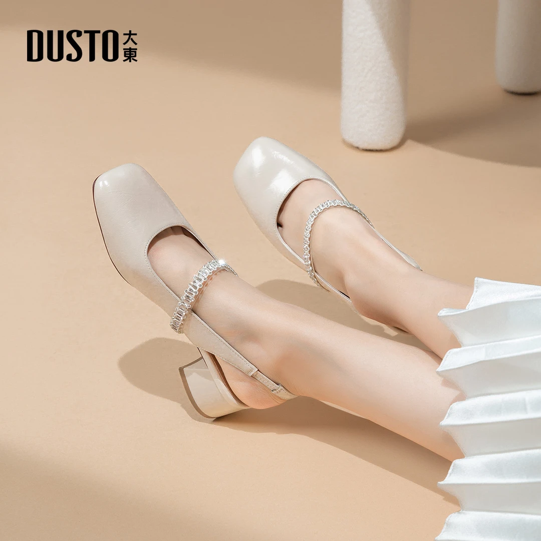 大东后空单鞋2025夏季爆款粗跟不累脚女鞋气质水钻方头凉鞋0005