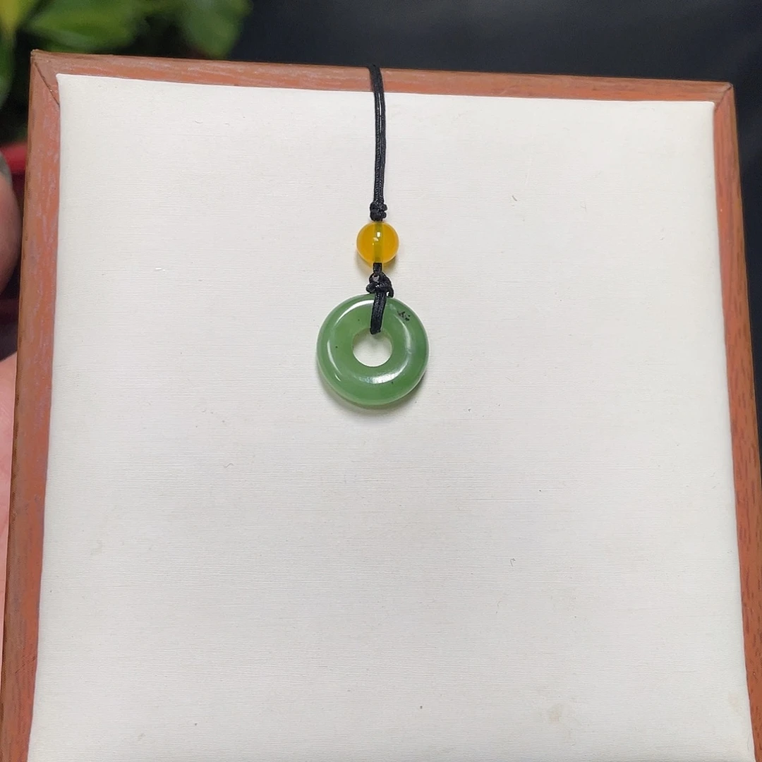 和田玉未镶嵌车挂