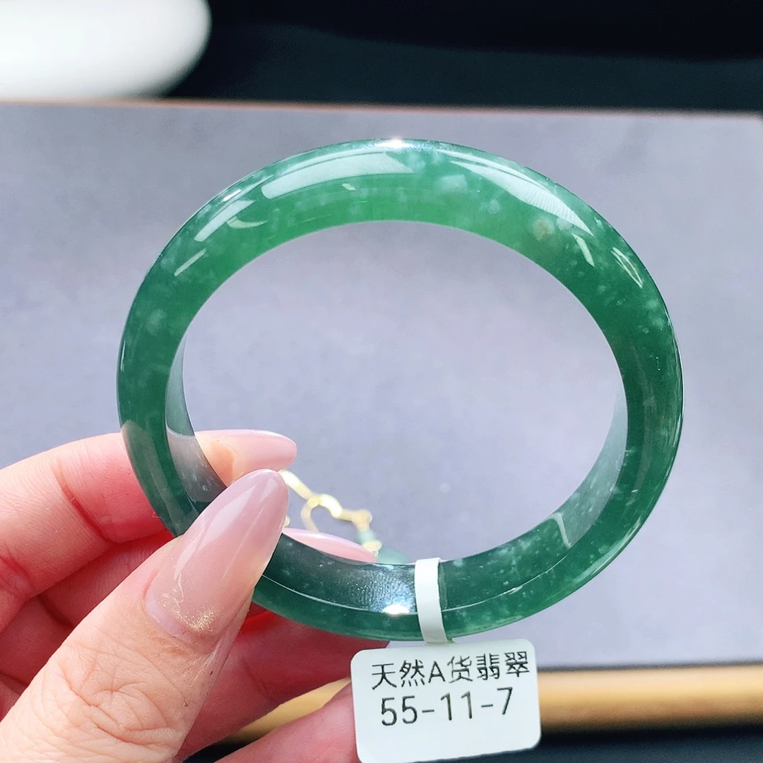 未镶嵌手镯（圆镯）翡翠