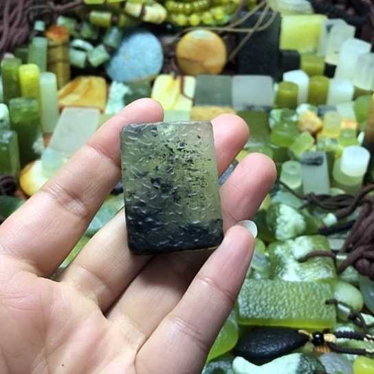 未镶嵌岫玉吊坠岫