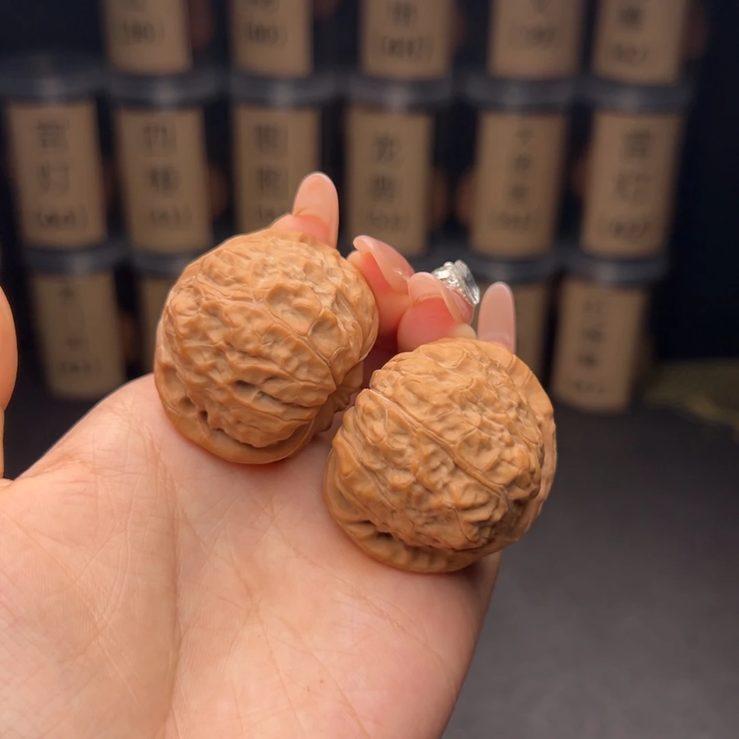 A***潘吊坠文玩核桃南瓜墩