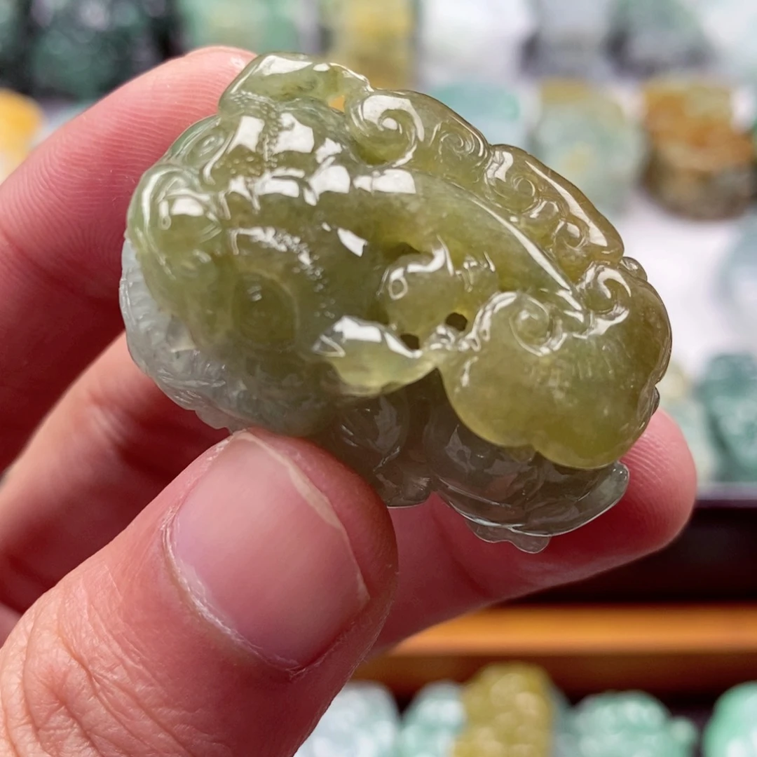 翡翠颈饰未镶嵌翡翠