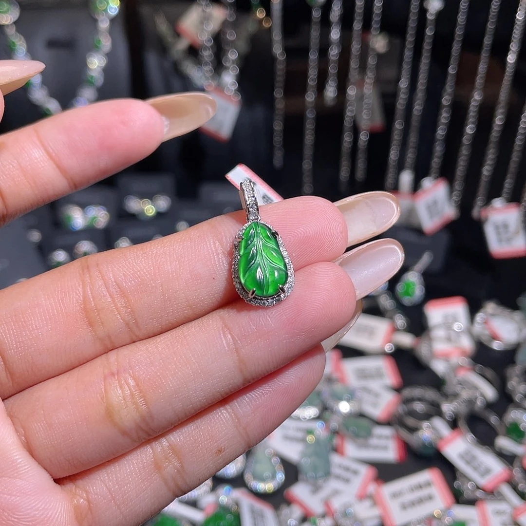吊坠(不含链)未镶嵌翡翠小滴溜
