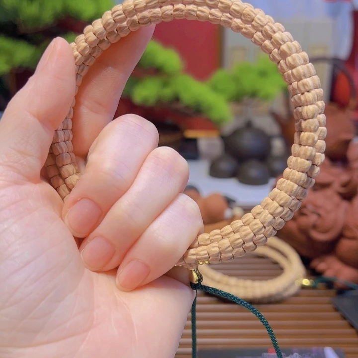 杨***、柏香籽/百香籽吊坠