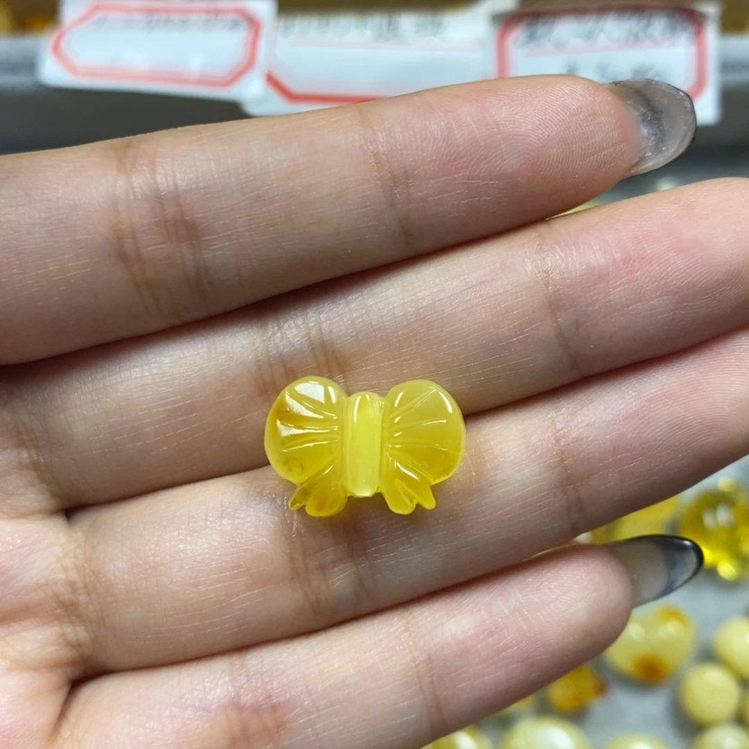 未镶嵌颈饰蜜蜡蝴蝶结