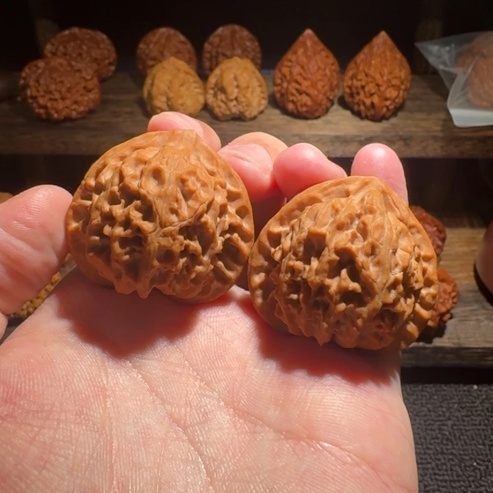 3 文玩麻核桃38尺寸宫灯