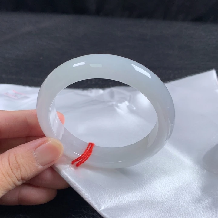 小***号翡翠未镶嵌手镯