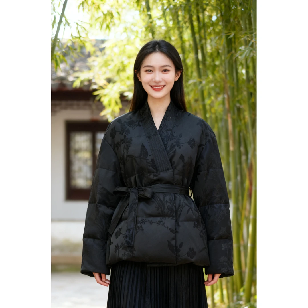 【墨研云】冬季黑色新中式暗纹提花交领保暖时尚短款羽绒服
