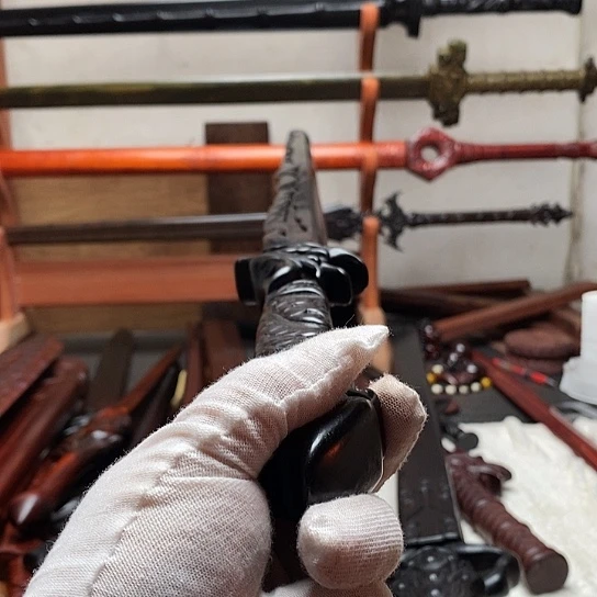 紫光檀木木80长黑金古刀