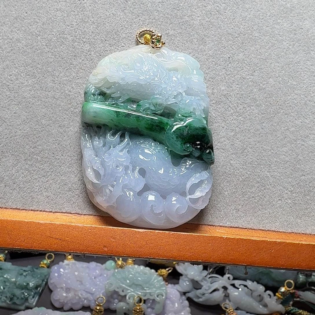 吊坠(赠链)未镶嵌翡翠