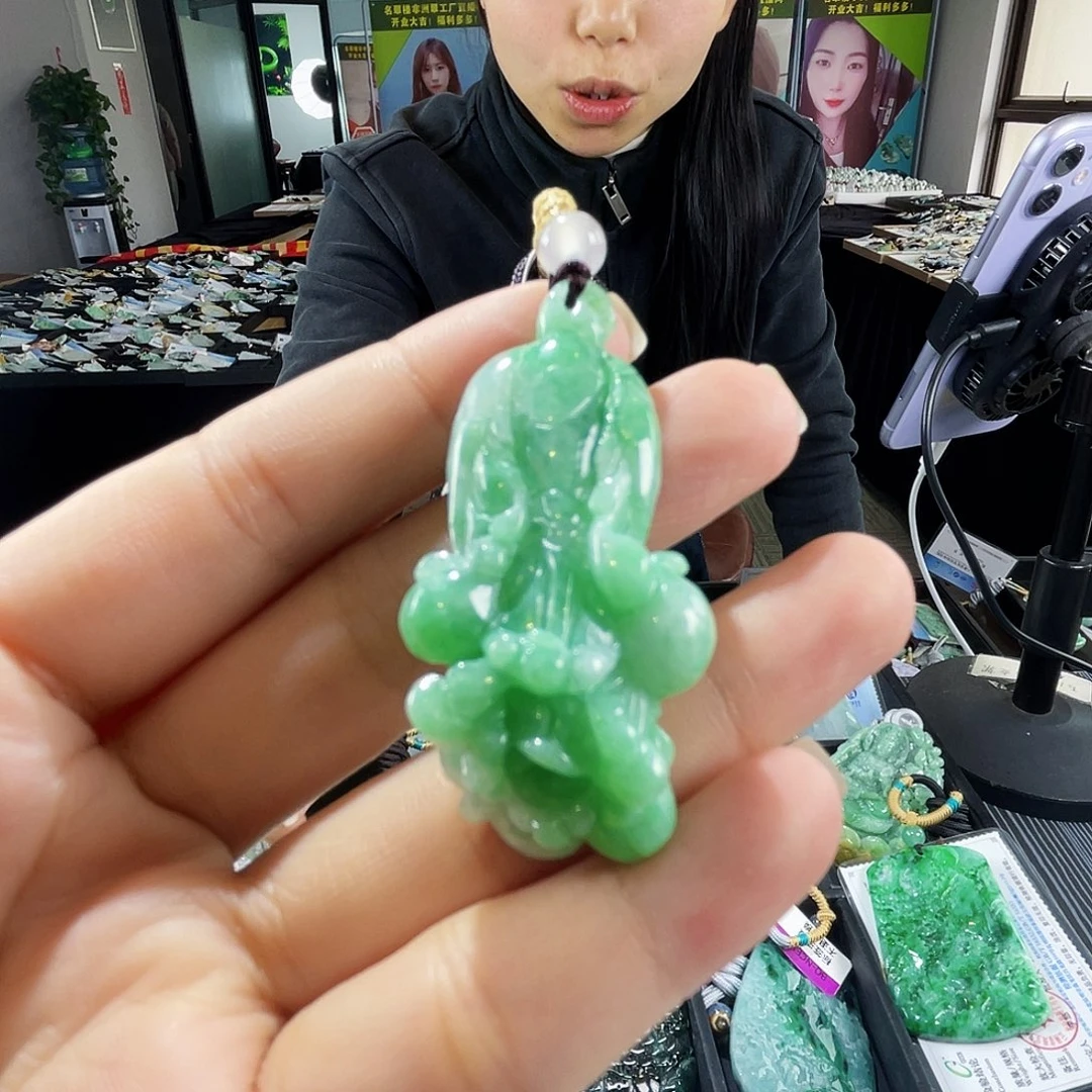 颈饰未镶嵌翡翠一