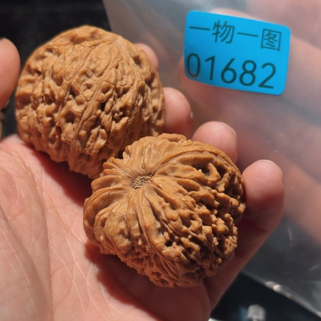 文玩核桃吊坠南疆