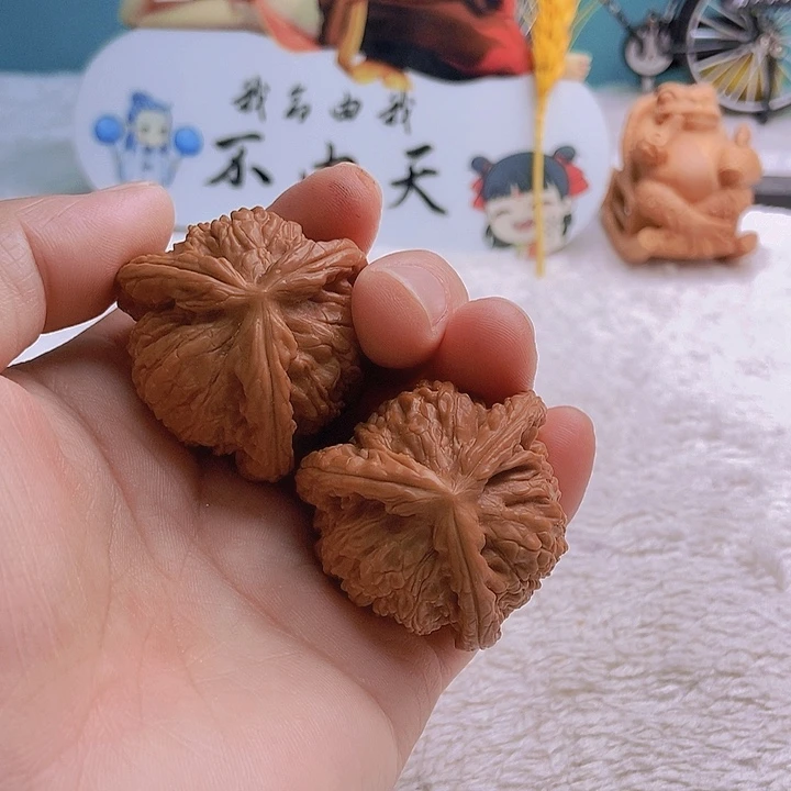 吊坠文玩核桃记****?三棱