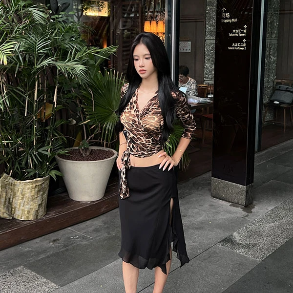经典豹纹 轻熟风气质性感异形轻薄长袖上衣女开叉高腰宽松半身裙