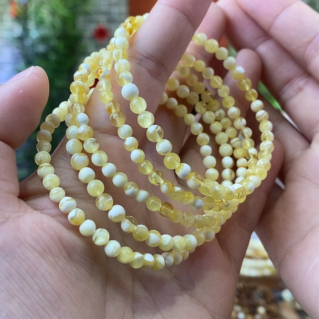 蜜蜡裸石未镶嵌多样性发其中一条