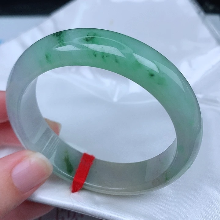 翡翠手镯未镶嵌天然