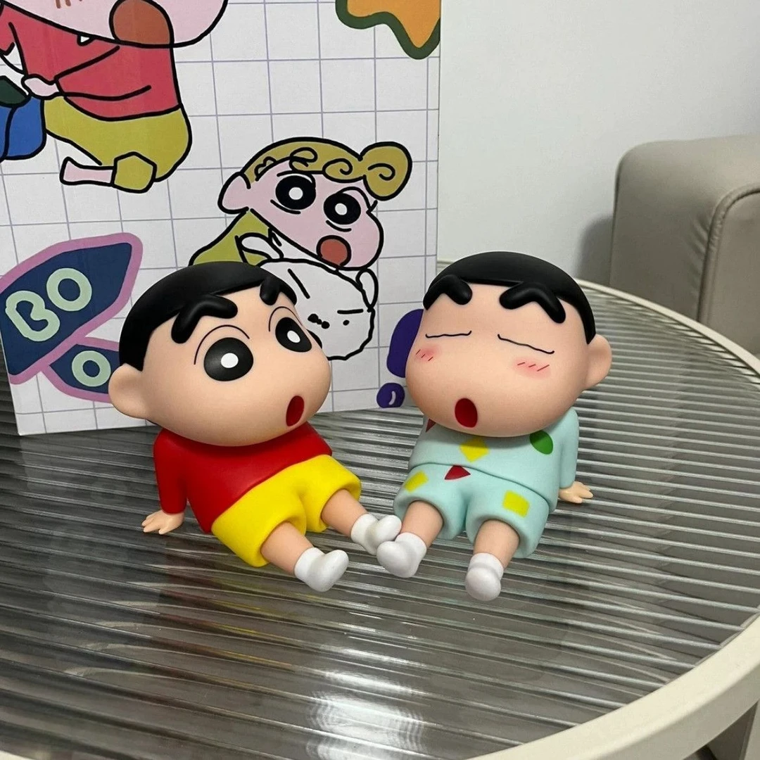 半价抢*蜡笔小新手机支架小新懒人支架可爱家居摆件睡袍小新公仔